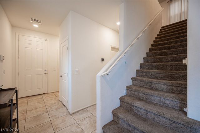 5565 Autumn Cliffs Way, Las Vegas, NV 89118