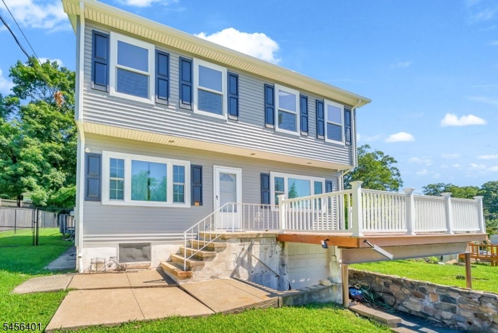 13 Hopatchung Rd, Hopatcong Boro, NJ 07843 — exterior