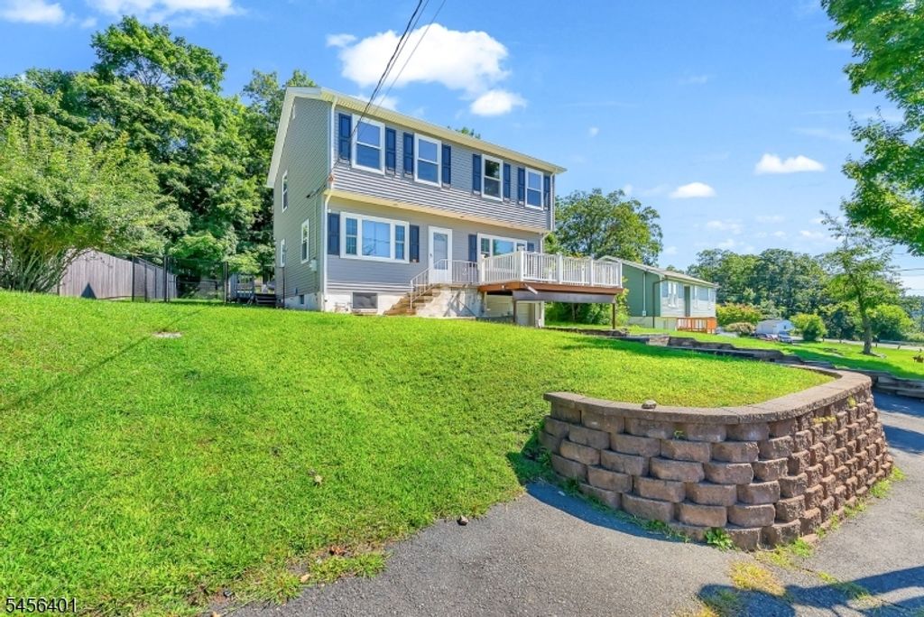 13 Hopatchung Rd, Hopatcong Boro, NJ 07843 — photo 2