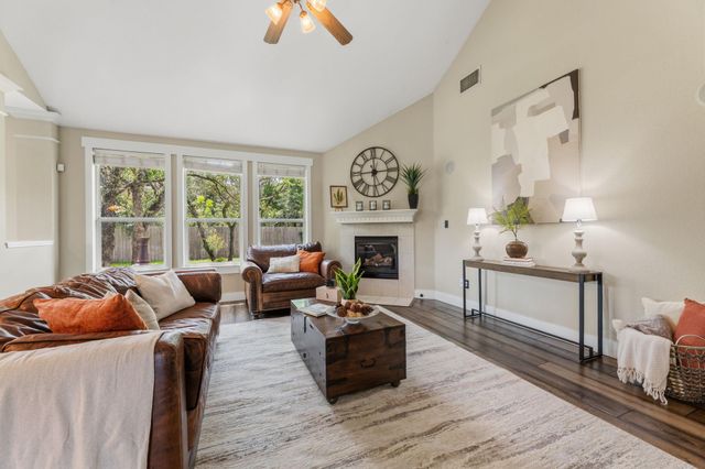 8901 Ovalla DR, Austin, TX 78749