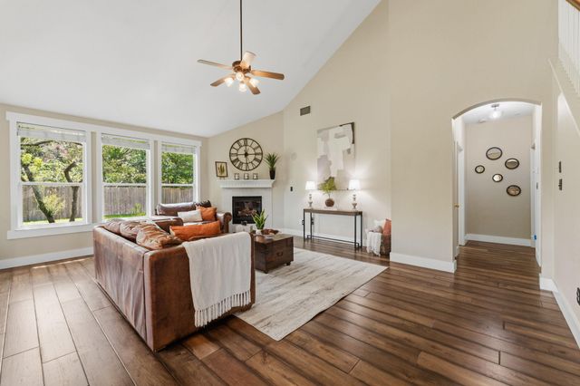 8901 Ovalla DR, Austin, TX 78749