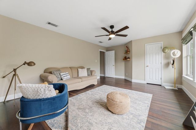 8901 Ovalla DR, Austin, TX 78749