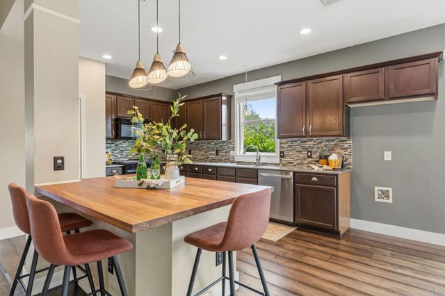 8901 Ovalla DR, Austin, TX 78749