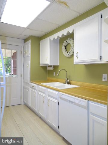 3266 BROAD ST, Emigsville, PA 17318