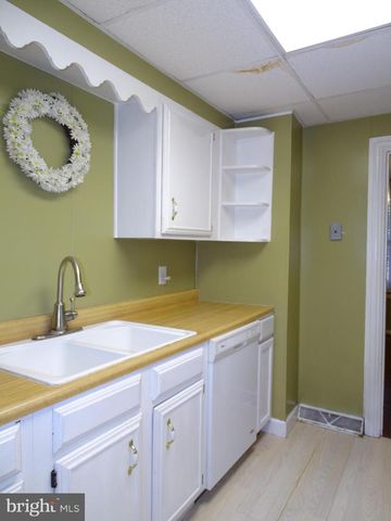 3266 BROAD ST, Emigsville, PA 17318