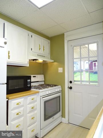 3266 BROAD ST, Emigsville, PA 17318