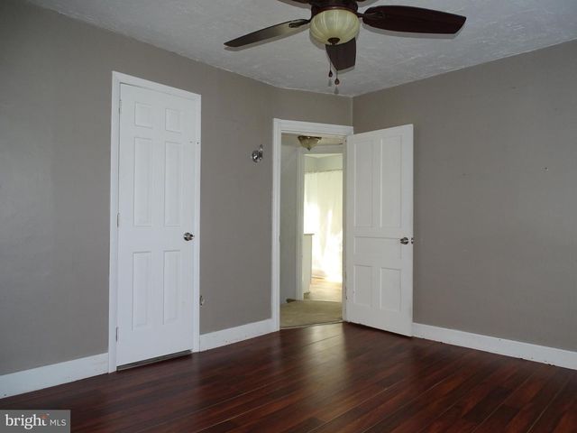 3266 BROAD ST, Emigsville, PA 17318