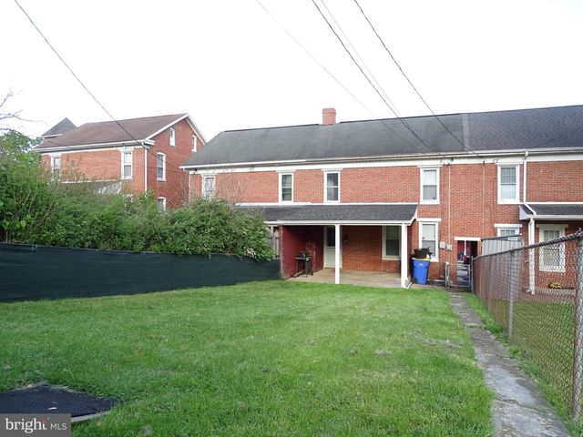3266 BROAD ST, Emigsville, PA 17318