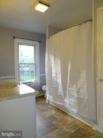 3266 BROAD ST, Emigsville, PA 17318