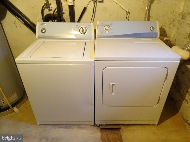 3266 BROAD ST, Emigsville, PA 17318