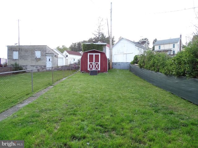 3266 BROAD ST, Emigsville, PA 17318