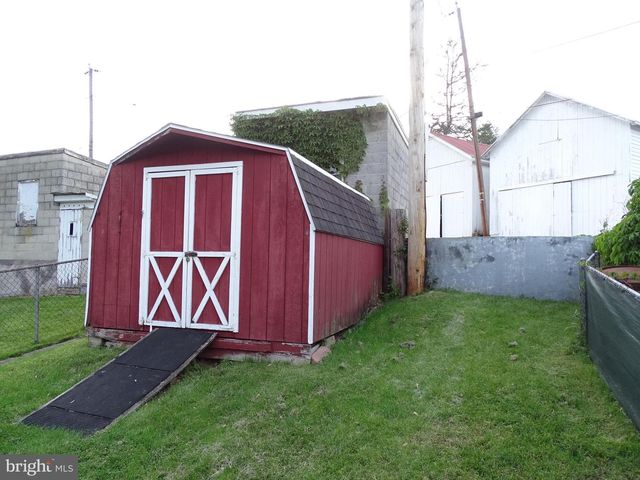 3266 BROAD ST, Emigsville, PA 17318
