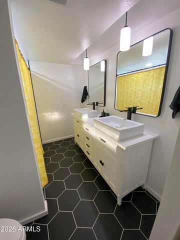 1825 W Topeka Drive, Phoenix, AZ 85027