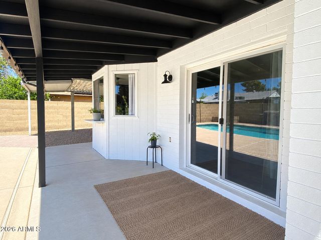1825 W Topeka Drive, Phoenix, AZ 85027