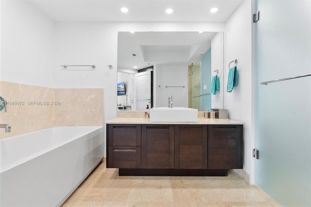 200 Sunny Isles Blvd 2-1605, Sunny Isles Beach, FL 33160