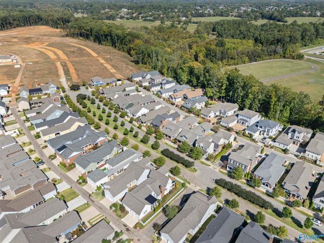 94 Hillcrest Avenue NW, Huntsville, AL 35806