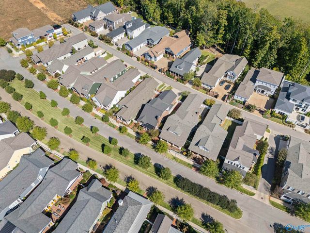 94 Hillcrest Avenue NW, Huntsville, AL 35806