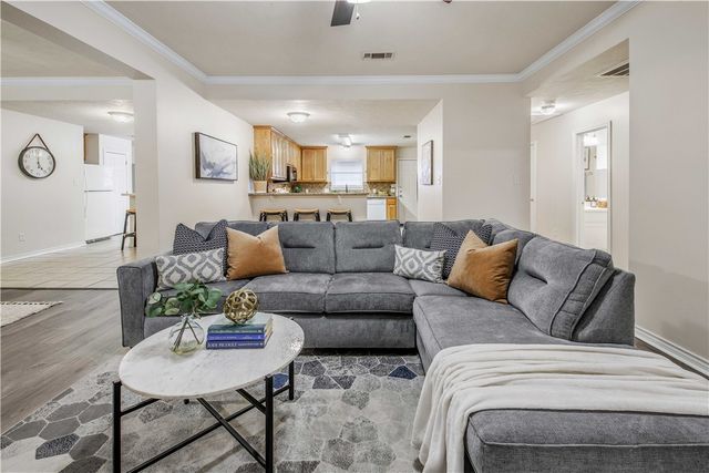 901 Crepe Myrtle Street, College Station, TX 77845