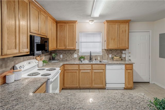 901 Crepe Myrtle Street, College Station, TX 77845