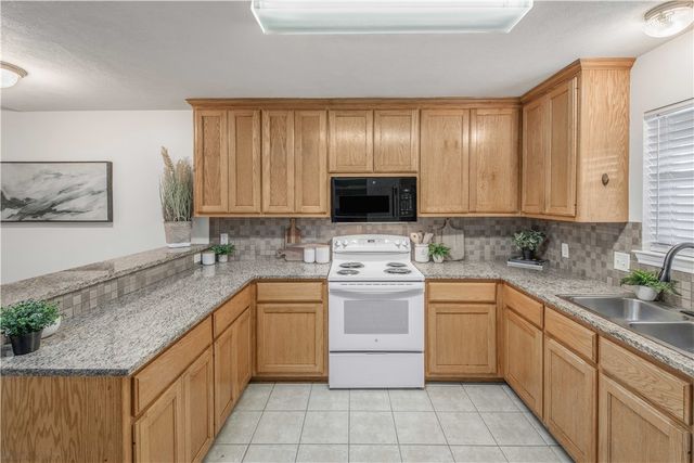 901 Crepe Myrtle Street, College Station, TX 77845