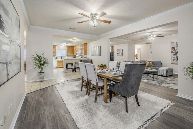 901 Crepe Myrtle Street, College Station, TX 77845