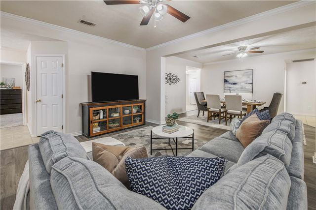 901 Crepe Myrtle Street, College Station, TX 77845