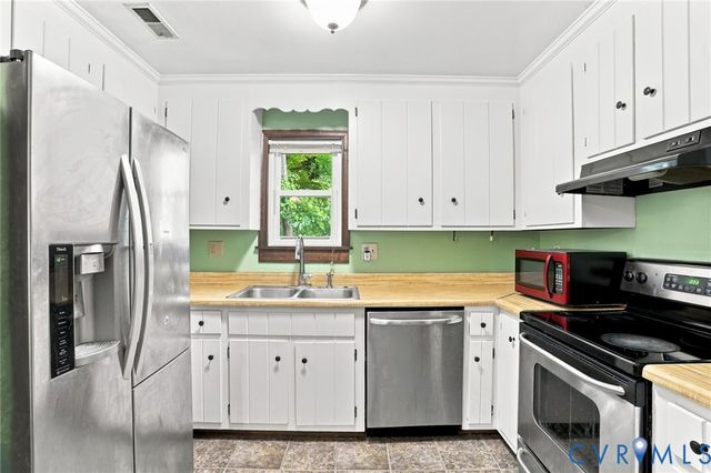 10 Silverleaf Ct, Richmond, VA 23236