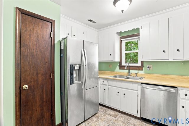10 Silverleaf Ct, Richmond, VA 23236