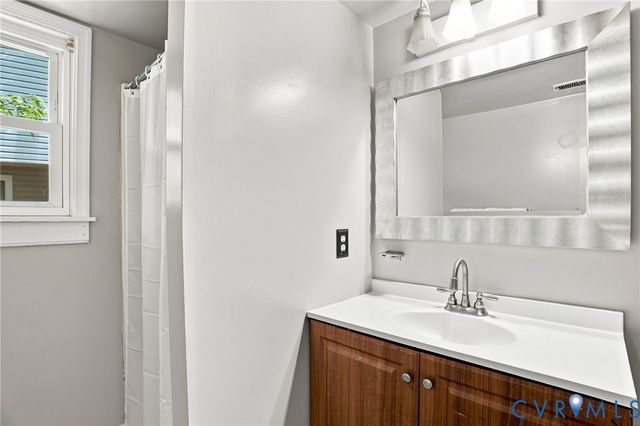 10 Silverleaf Ct, Richmond, VA 23236