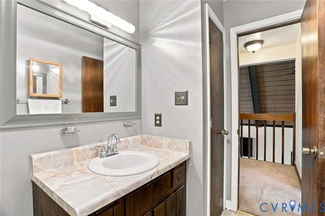 10 Silverleaf Ct, Richmond, VA 23236