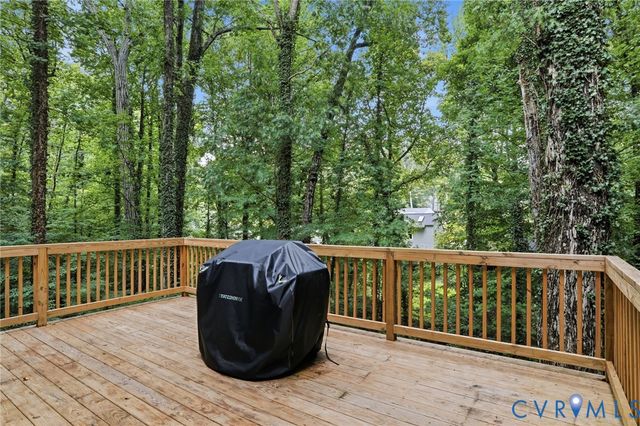 10 Silverleaf Ct, Richmond, VA 23236