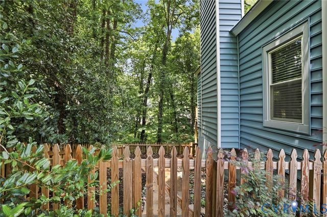 10 Silverleaf Ct, Richmond, VA 23236