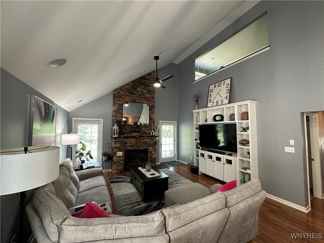 1 Lakeside Circle, Elma, NY 14059