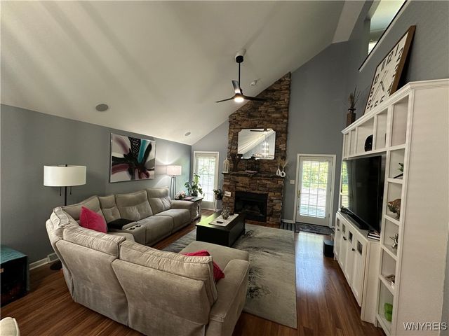 1 Lakeside Circle, Elma, NY 14059