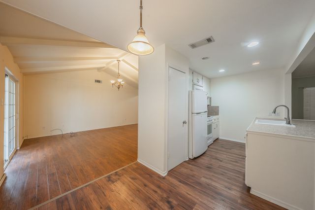 804 N Ector Drive, Euless, TX 76039