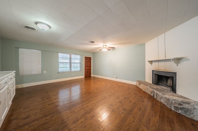 804 N Ector Drive, Euless, TX 76039