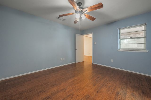 804 N Ector Drive, Euless, TX 76039
