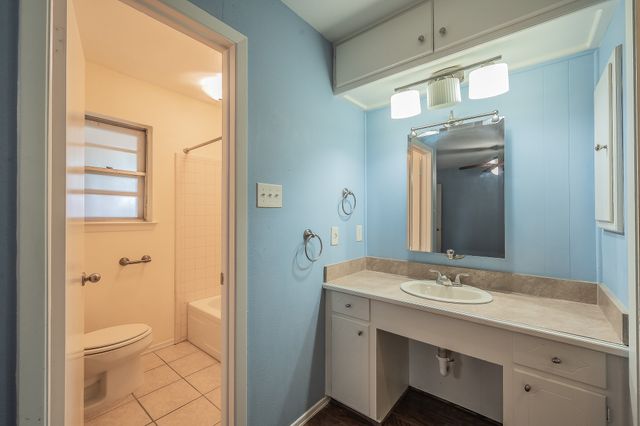 804 N Ector Drive, Euless, TX 76039
