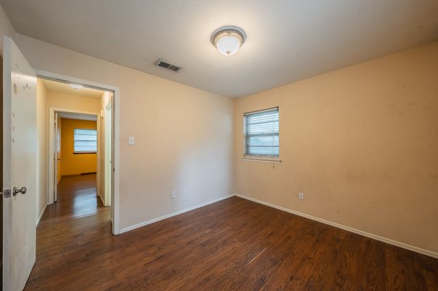 804 N Ector Drive, Euless, TX 76039