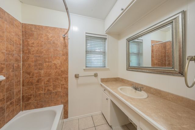 804 N Ector Drive, Euless, TX 76039