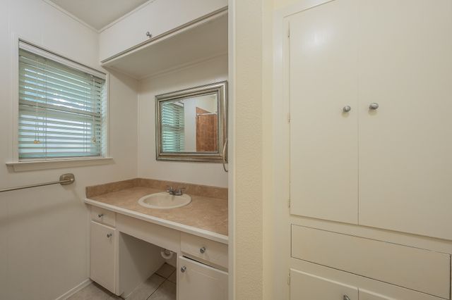 804 N Ector Drive, Euless, TX 76039