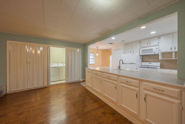804 N Ector Drive, Euless, TX 76039