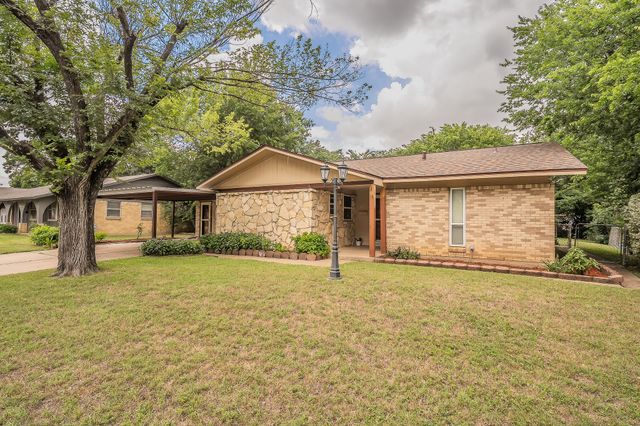 804 N Ector Drive, Euless, TX 76039