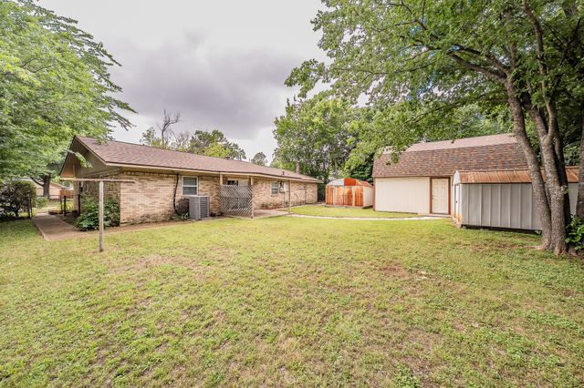 804 N Ector Drive, Euless, TX 76039