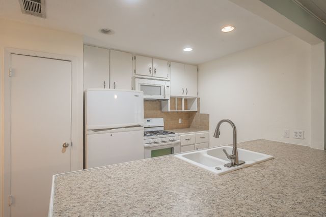 804 N Ector Drive, Euless, TX 76039