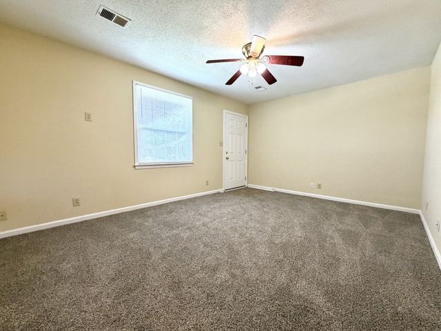 758 Bancroft Cir Apt C, Clarksville, TN 37042