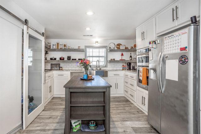 313 Fair Avenue, Gainesville, TX 76240