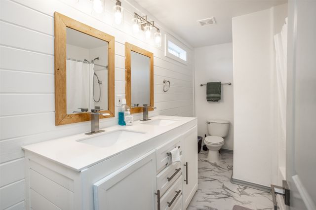 313 Fair Avenue, Gainesville, TX 76240