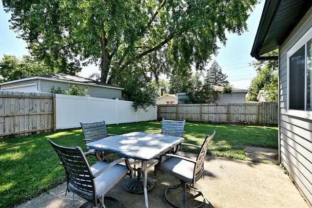 129 Springleaf Drive, Bolingbrook, IL 60440