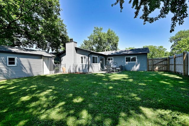 129 Springleaf Drive, Bolingbrook, IL 60440